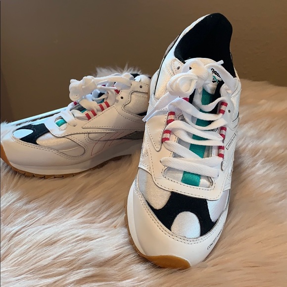 Women’s Reebok Classic Leather Altered size 7.5 - Picture 3 of 4